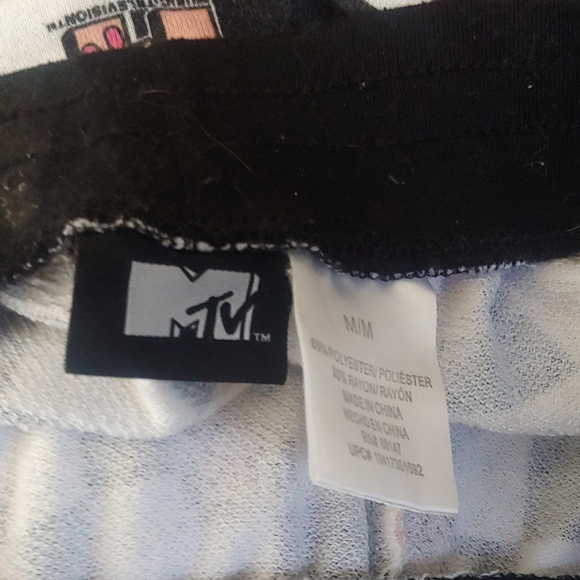 M TV t-shirt and shorts - Picture 7 of 7